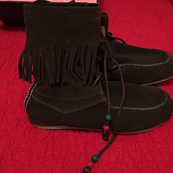 Fringed boots