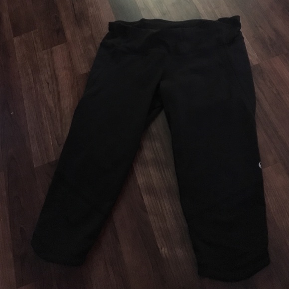 Lululemon savasana run crop with zipper pocket