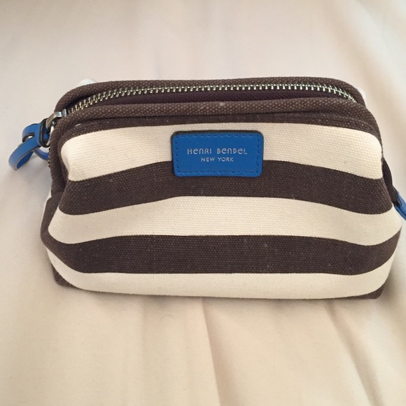 Small Henri bendel cosmetic bag