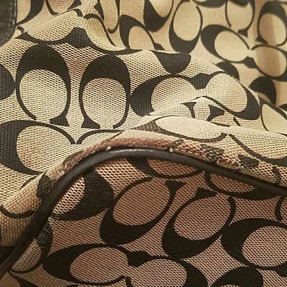 Authentic Coach bag. - Picture 3 of 3