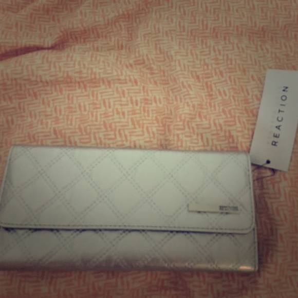 Kenneth Cole Reaction silver three gold wallet