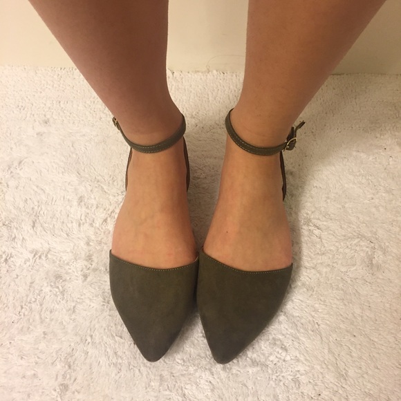 Charlotte Russe Pointed Toe Flats
