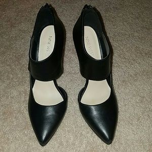 Nine West black maryjane pumps