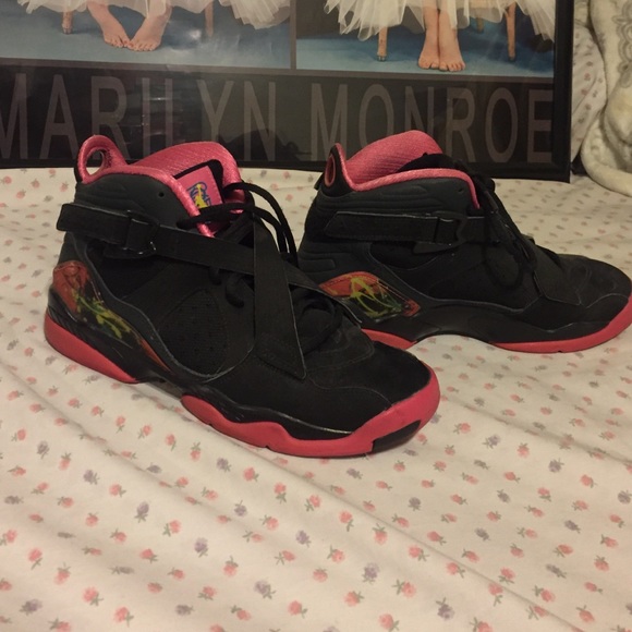 Pink and black Jordan's 5.5Y