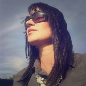 Meet your Posher, Anya