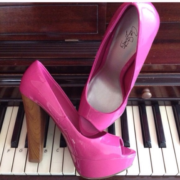 Hot pink CITY STREETS patent platform chunky heel