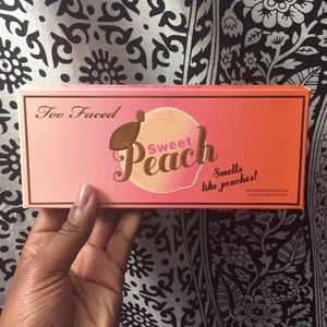 Too faced peach palette