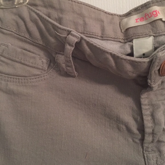 Gray skinny jeans from Charolette Ruse. - Picture 3 of 4