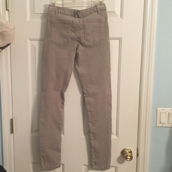 Gray skinny jeans from Charolette Ruse. - Picture 4 of 4