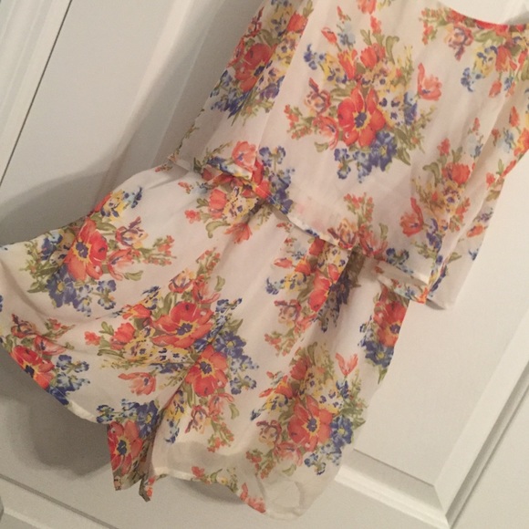 Small floral romper - Picture 2 of 4