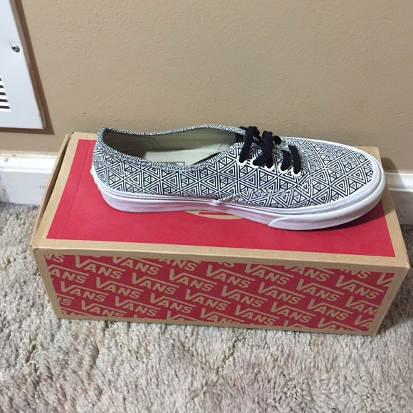 Authentic low top vans
