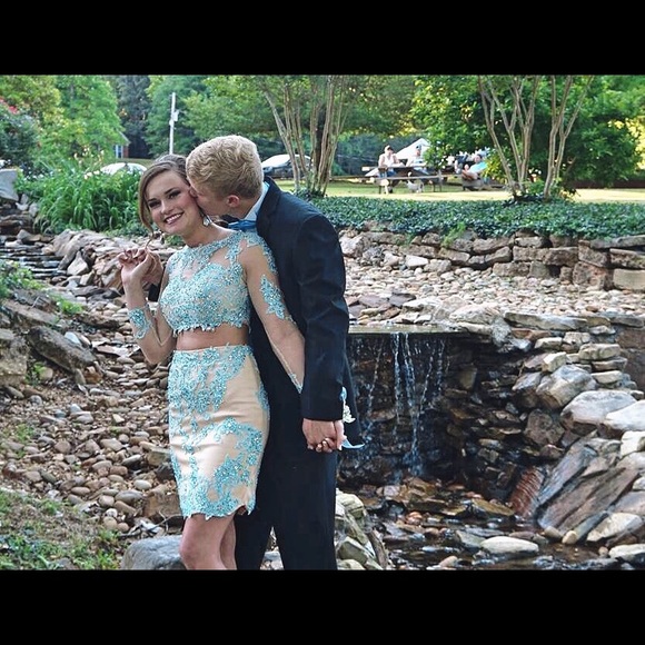 COLORS size 4 prom dress - Picture 3 of 4