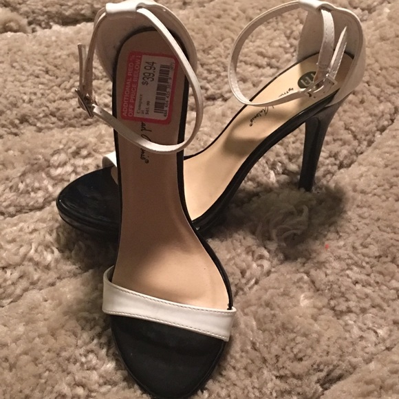 Shoes - Picture 2 of 3