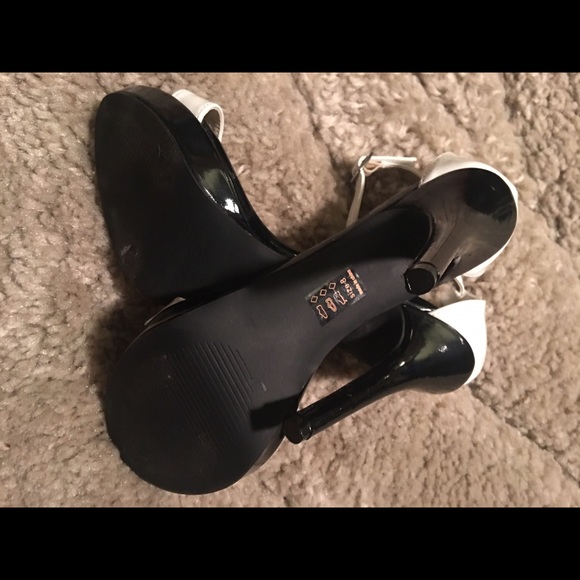 Shoes - Picture 3 of 3