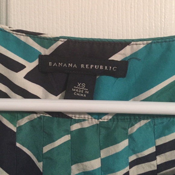 Business casual blouse from banana republic - Picture 2 of 3