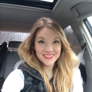 Meet your Posher, Carrie