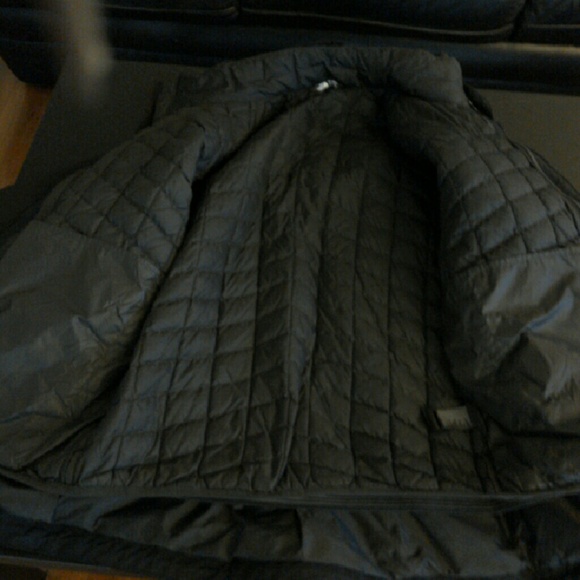 Black North Face Jacket - Picture 1 of 4