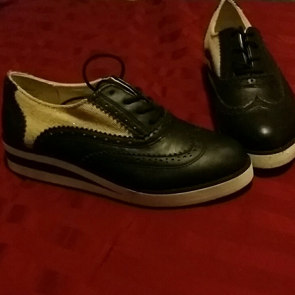 Shoes - Picture 3 of 4