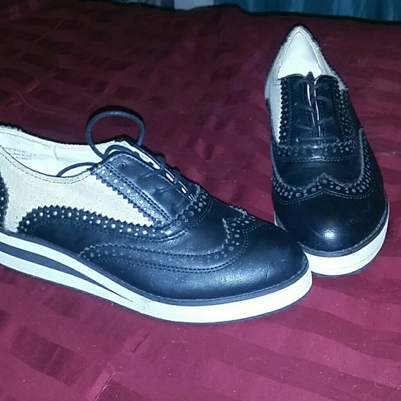 Shoes - Picture 4 of 4