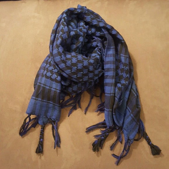 Checkered scarf