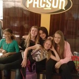 Meet your Posher, Natania