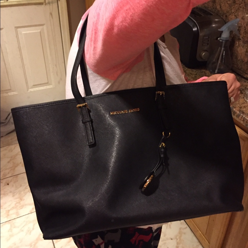 Michael Kors Jet Set Tote - Picture 4 of 4