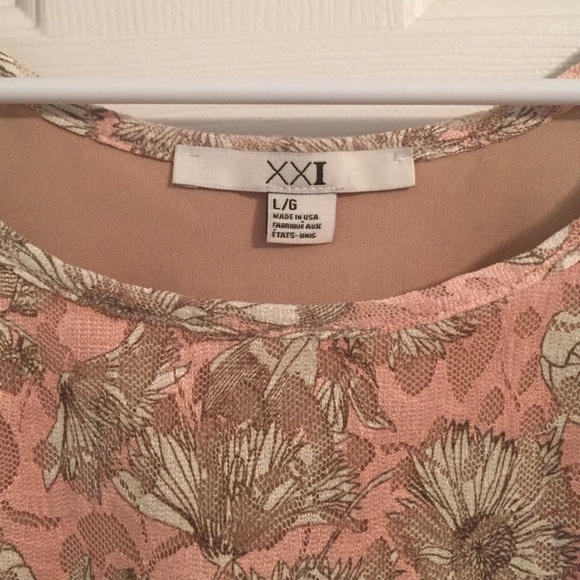 Cute floral crop top - Picture 2 of 4