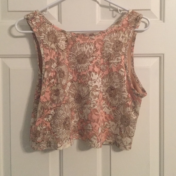 Cute floral crop top - Picture 3 of 4