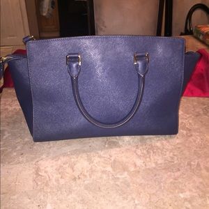 Michael Kors Large Selma Bag in Navy