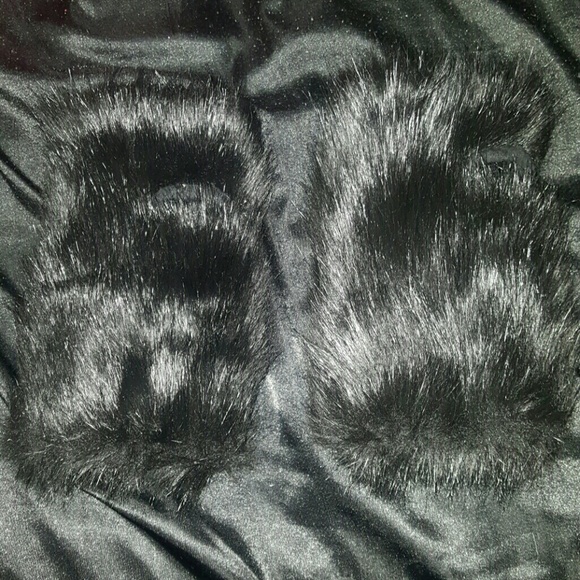 Express fur winter wrists cuffs - Picture 1 of 2