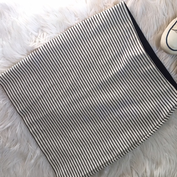 loғт • ѕтrιped ĸnιт ѕĸιrт - Picture 3 of 3