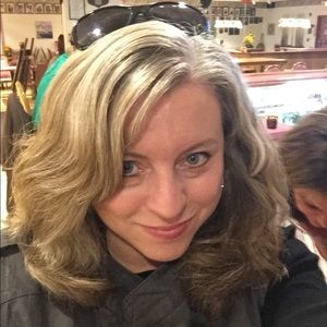 Meet your Posher, Carolyn