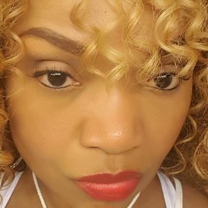 Meet your Posher, Yolanda