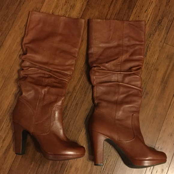 Gianni Bini size 8 brown boots