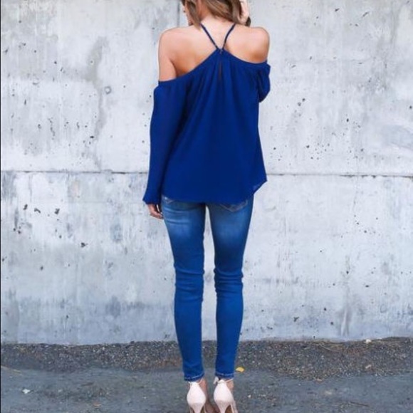 NWT black strappy cold shoulder top - Picture 2 of 3