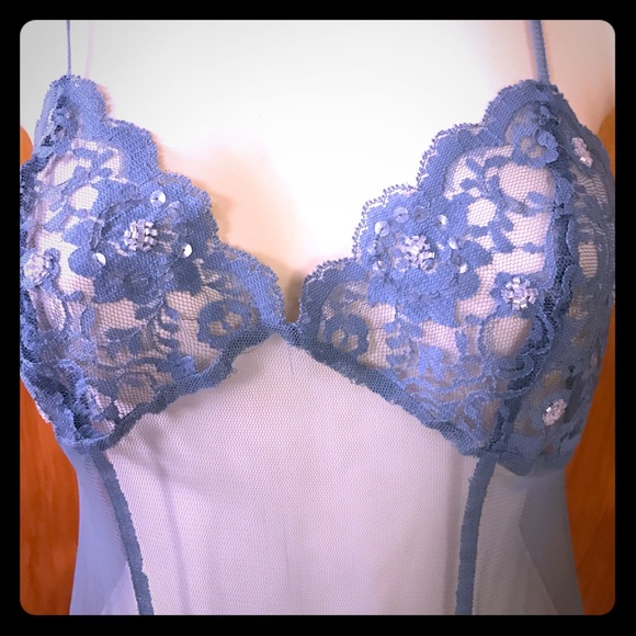 Dusty blue lace VS negligée XS