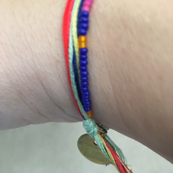 Mya Fighting Hunger Bracelet handmade in Haiti - Picture 5 of 7