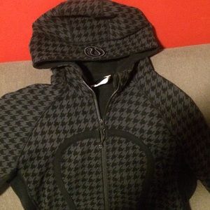 Lululemon Rare 🔥fleeced lined fitted jacket ..