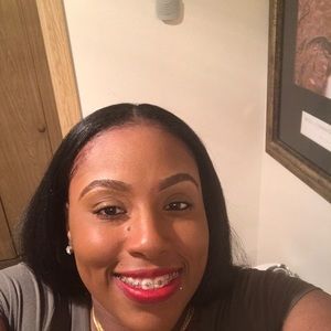 Meet your Posher, Adrienne