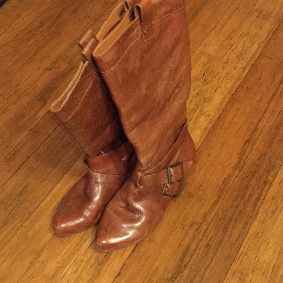 Gianni Bini size 8 boot