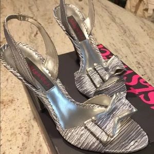 BRAND NEW! MUST GO! Size 6.5 $125