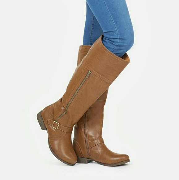 JustFab Shoes - NWOT JustFab Socorro Boot