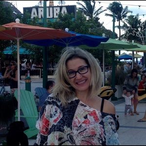 Meet your Posher, Ana