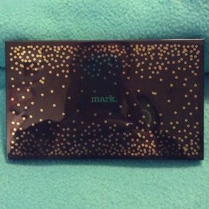 Shimmering Eyeshadow Palette