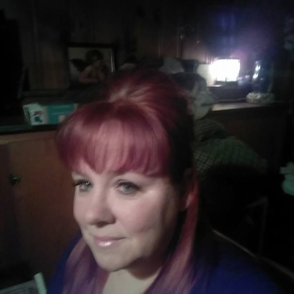 Meet your Posher, Chelle - Picture 1 of 1