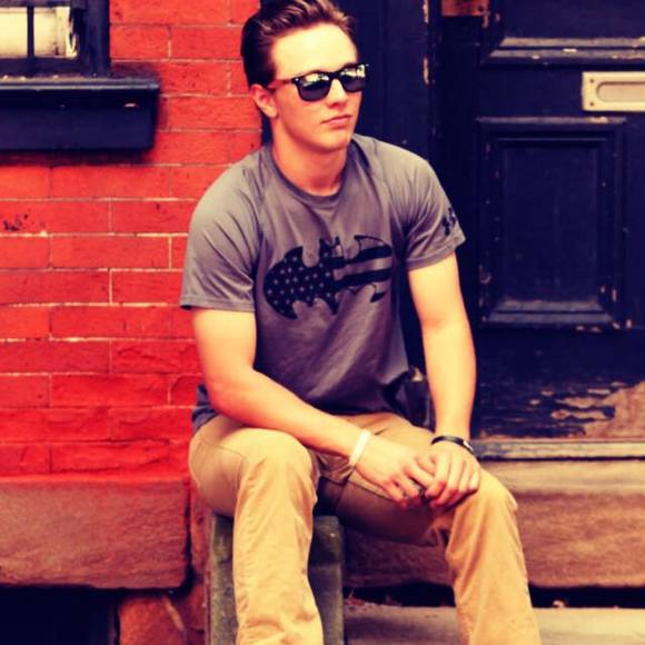 Meet your Posher, Max - Picture 1 of 1