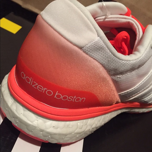 Athletic_Shoes