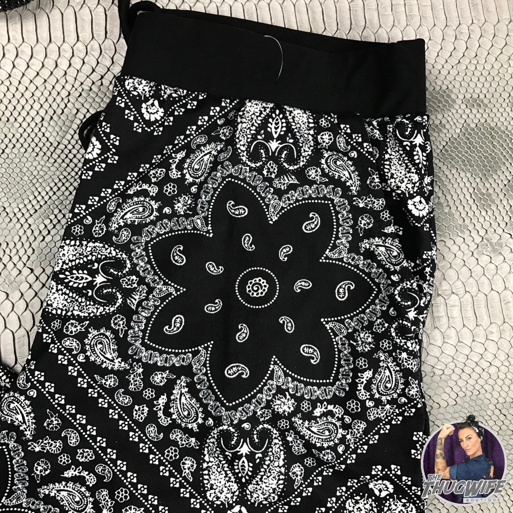 Paisley bandana print buttery soft joggers - Picture 3 of 6