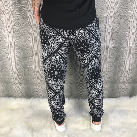 Paisley bandana print buttery soft joggers - Picture 6 of 6