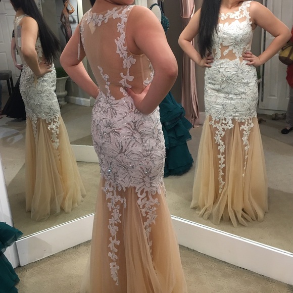 Prom dress - Picture 2 of 4